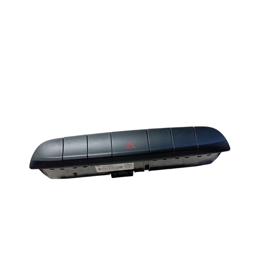 Botão pisca alerta Fiat Mobi 2019 2
