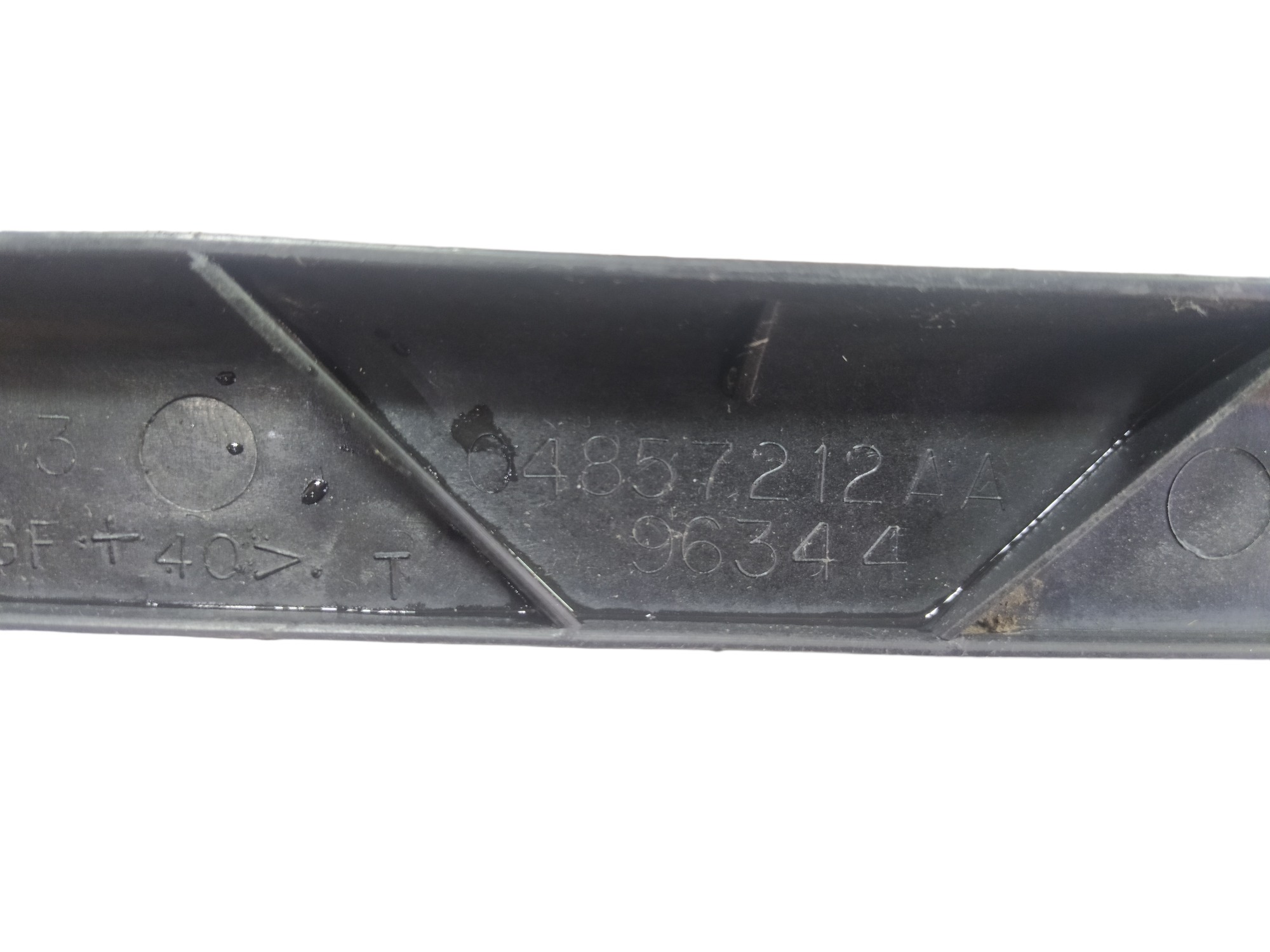Guia Parachoque Traseiro Direito Grand Caravan 2005 V586 3
