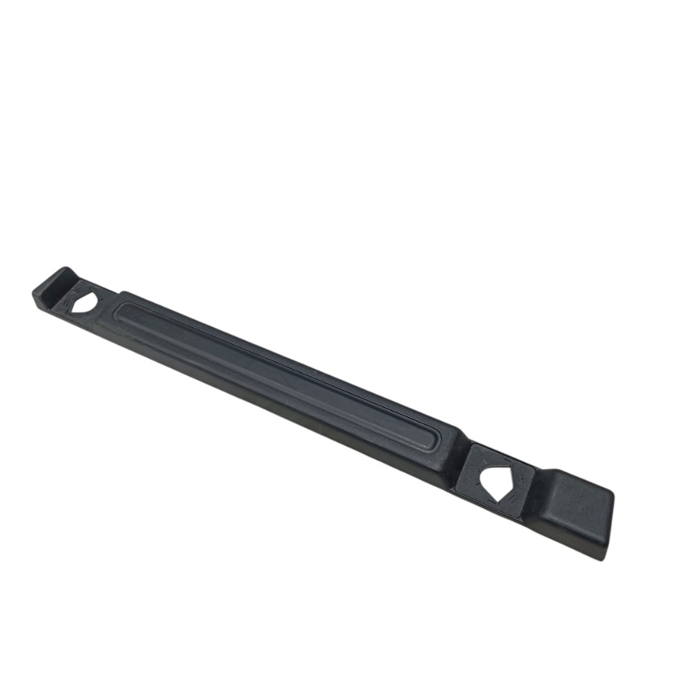 Moldura Esquerda Porta Malas Discovery Sport 2020 V680 5