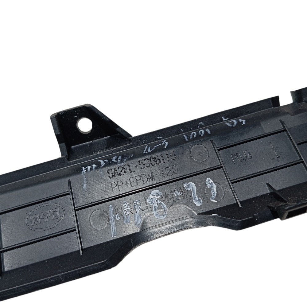 Moldura esquerda painel Byd Song Pro 2025 V669 8