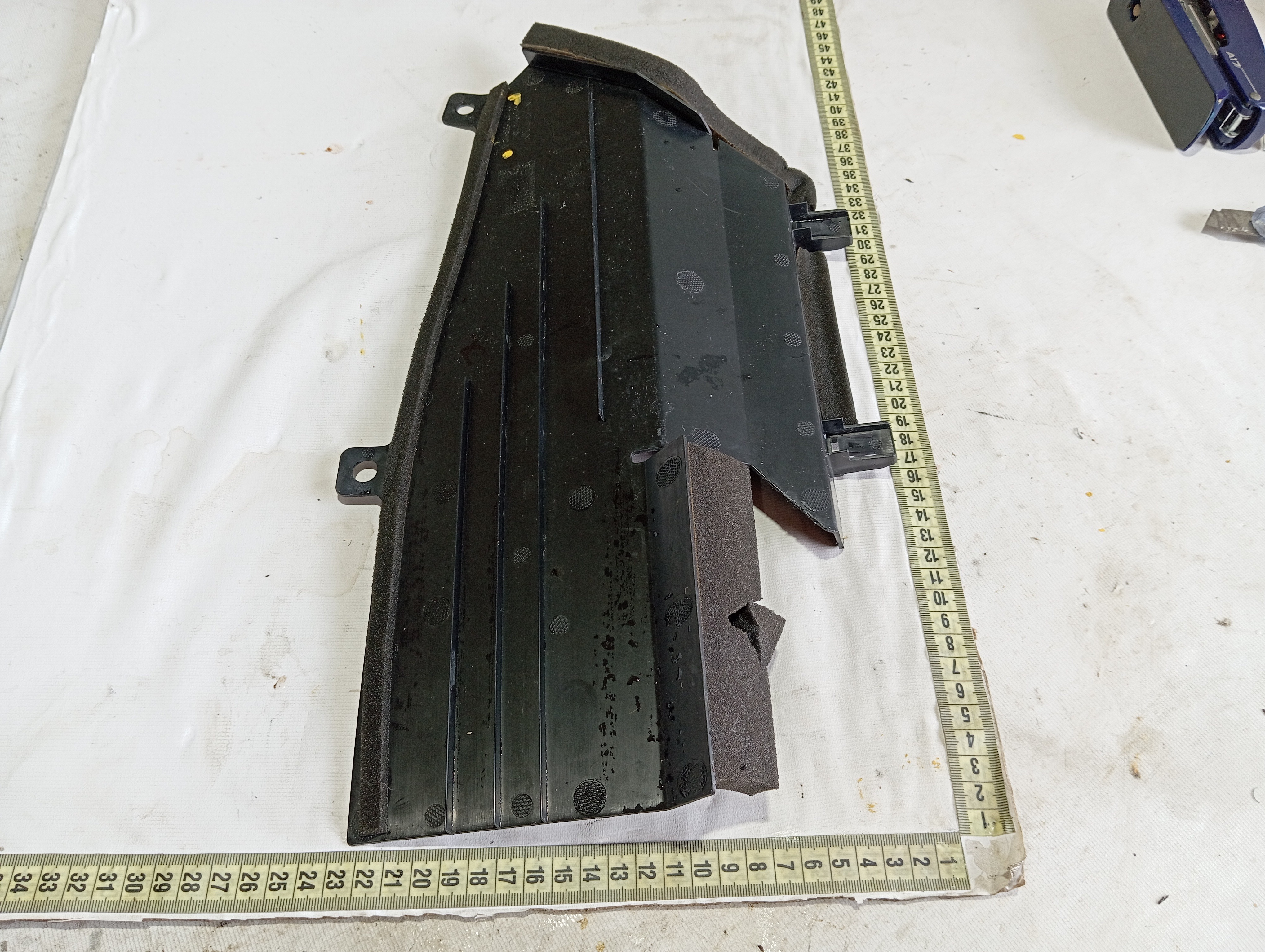 Defletor Esquerdo Radiador Nissan Leaf 2022 V589 7