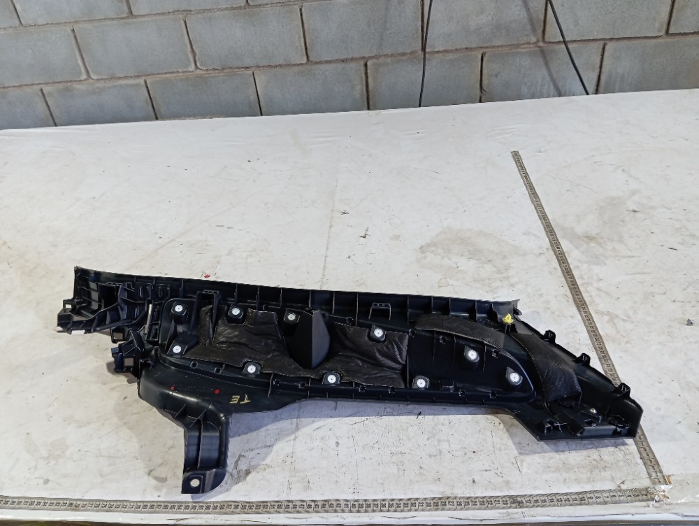 Acabamento Coluna Traseira Esquerda Lexus Rx500hf 2023 V619 10