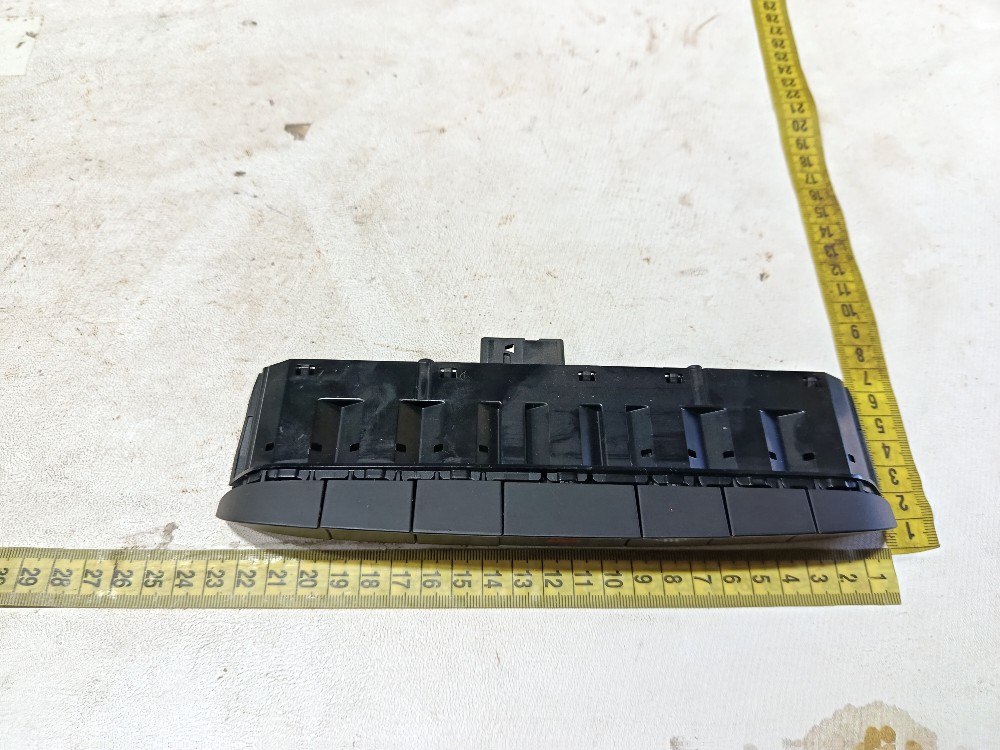 Botão pisca alerta Fiat Mobi 2018 10