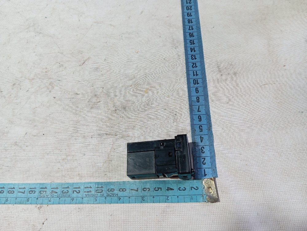Entrada Usb Painel Toyota Yaris 2019 A 2025 8