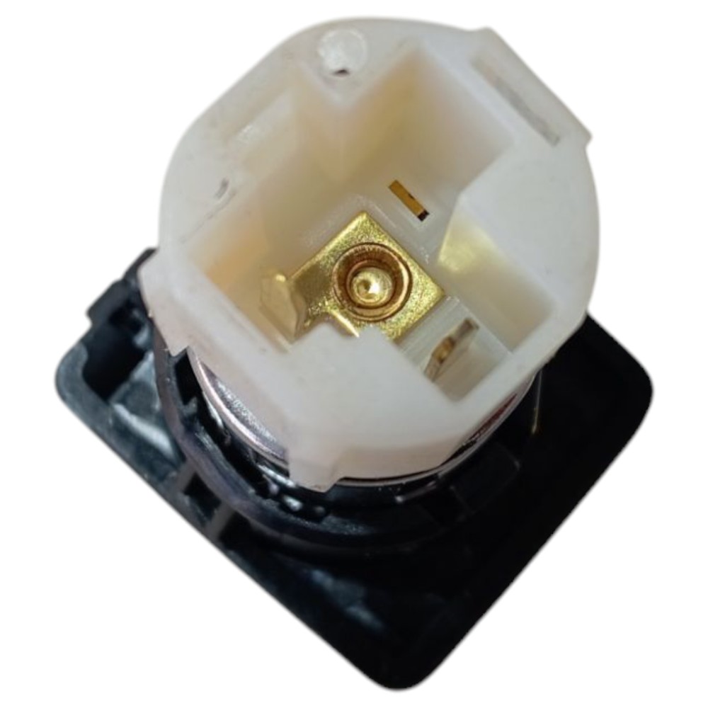 Tomada 12v Esquerda Porta Malas Defender 2021 2022 V645 2