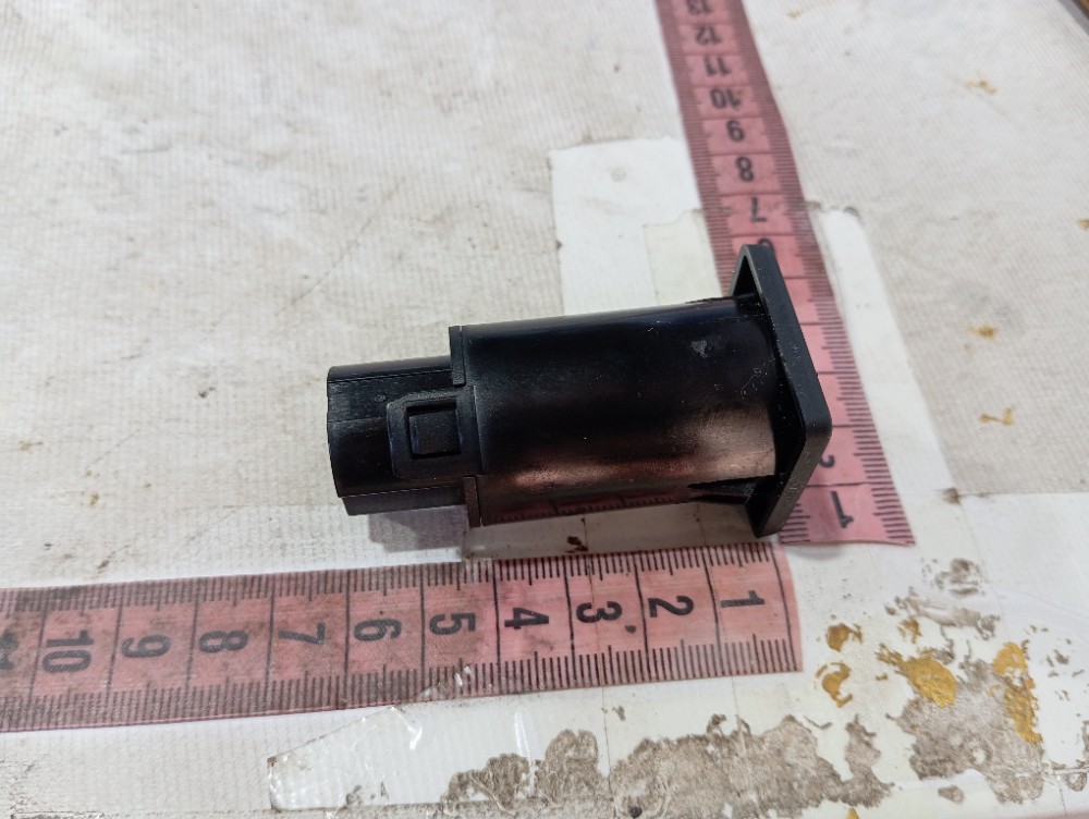 Entrada Usb Land Rover Defender 2022 V645 6