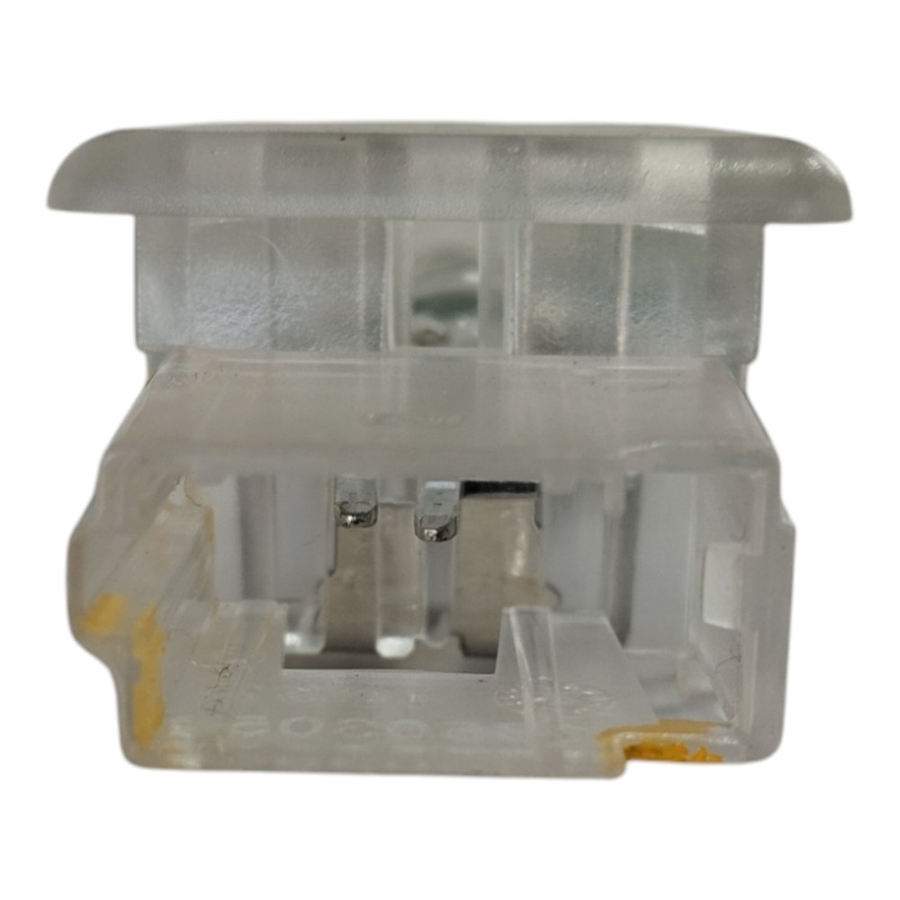 Luz Porta Mala Chevrolet Tracker 2020 2025 V627 Macho 2