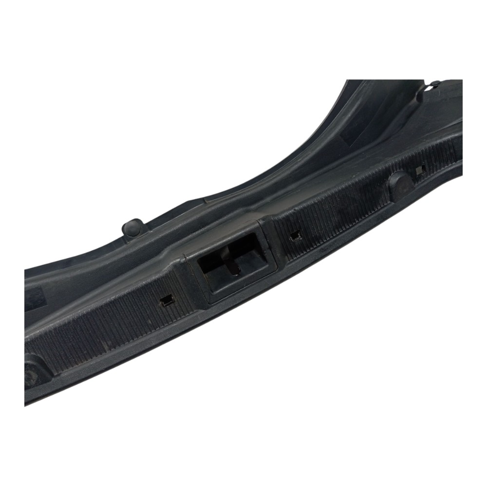 Acabamento Central Porta Malas Mercedes C180 2002 2007 V661 Preta 2