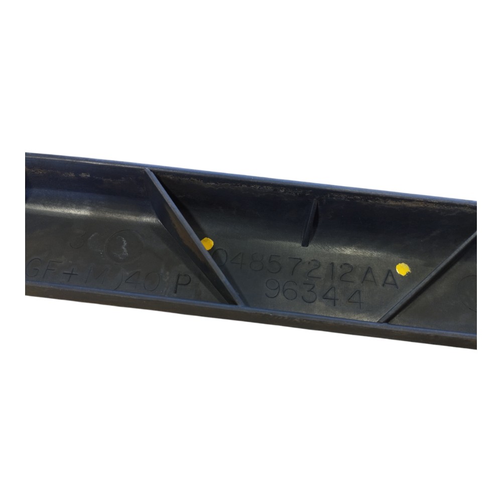 Guia Parachoque Traseiro Direito Chrysler Grand Caravan V578 4