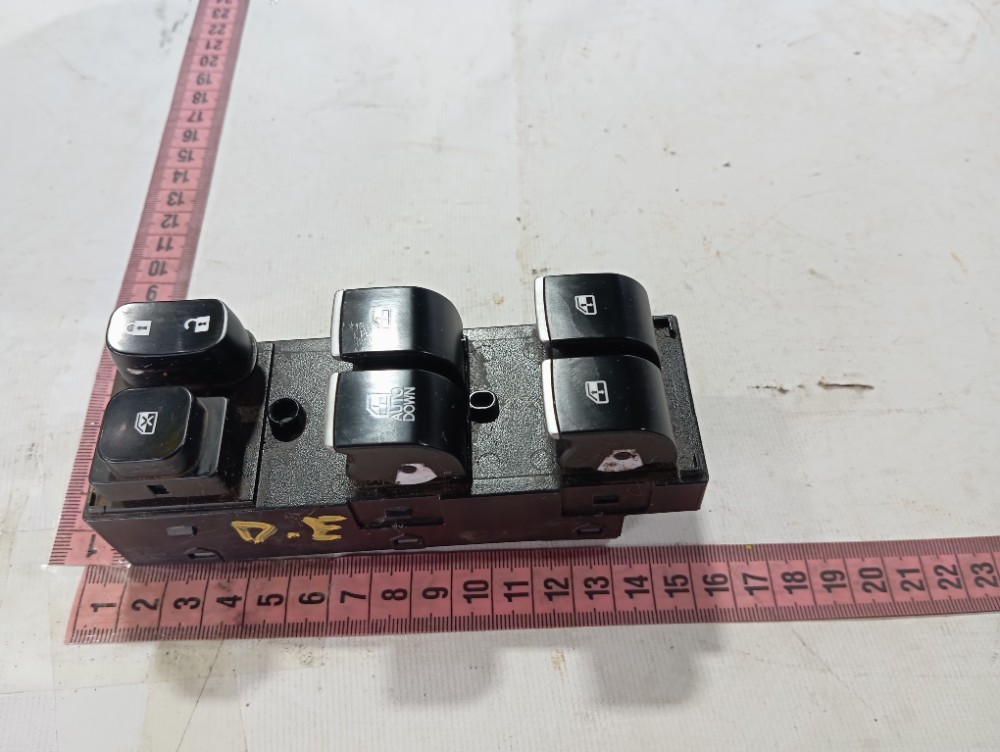 Comando Botão Vidro Porta Dianteir Esq Jac Ejs1 2022 24 V616 10