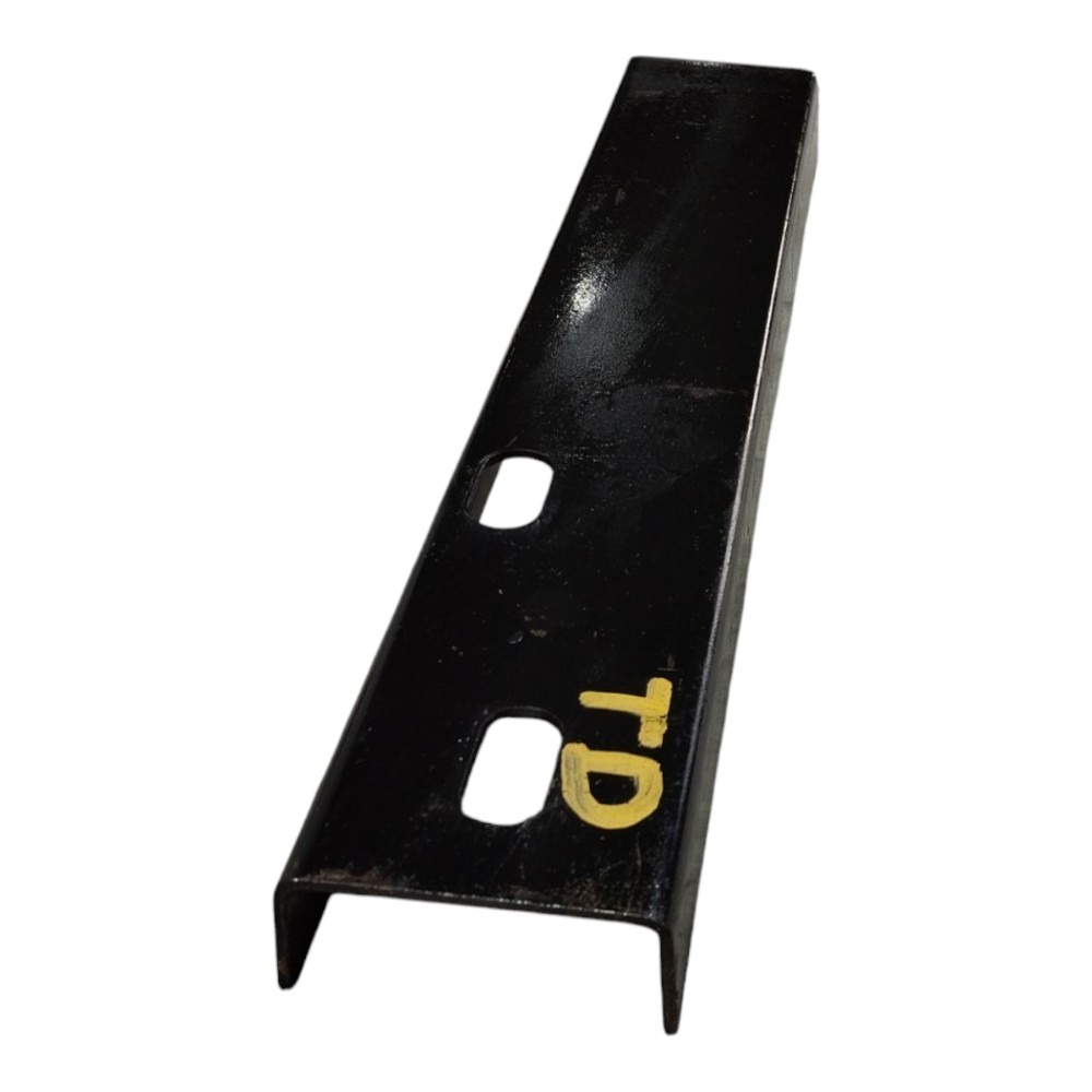 Suporte Parachoque Traseiro Direito Mitsubishi L200 04 V638 9