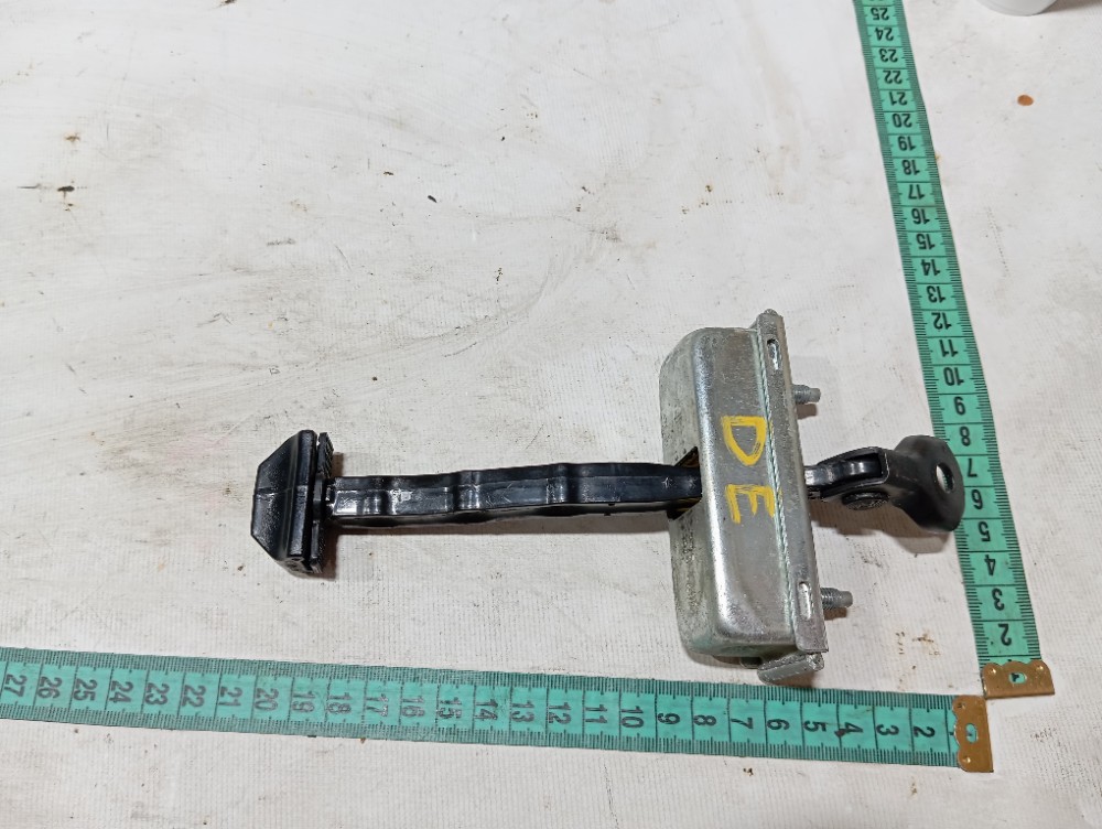 Limitador Porta Dianteira Esquerda Discovery Sport 2020 V680 8