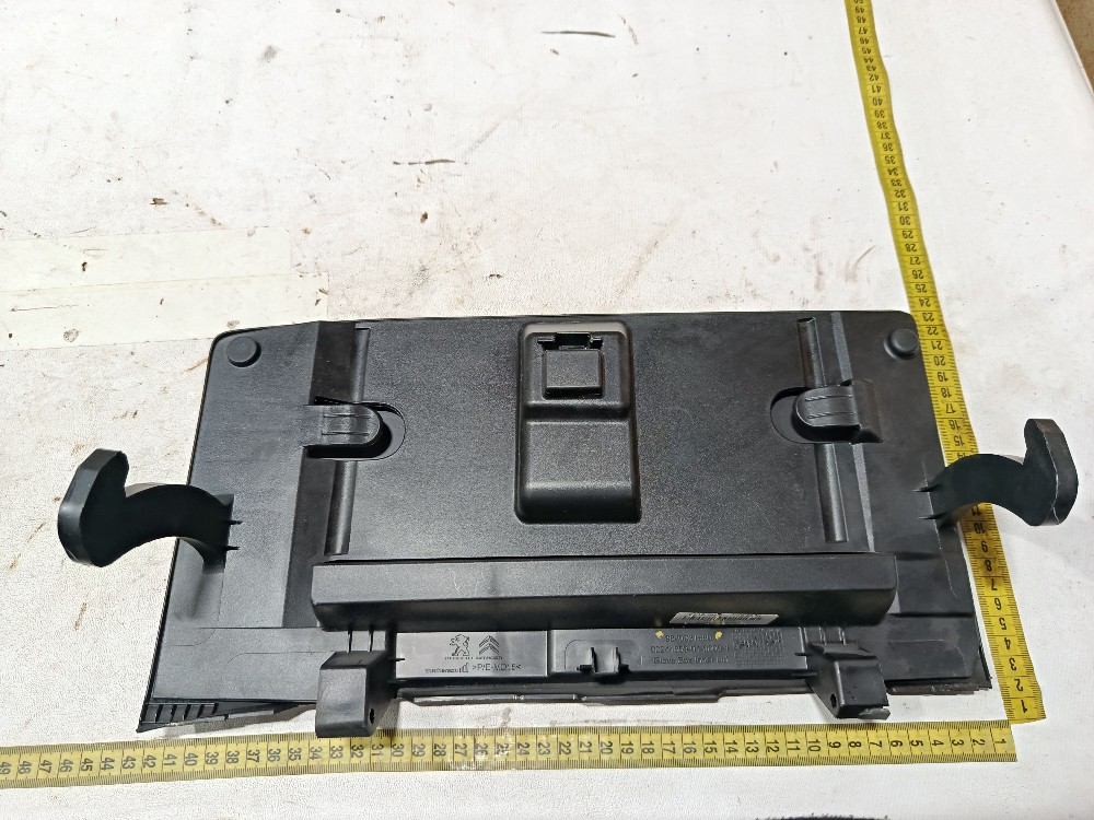 Tampa porta luva Citroen C3 Aircross 2024 8