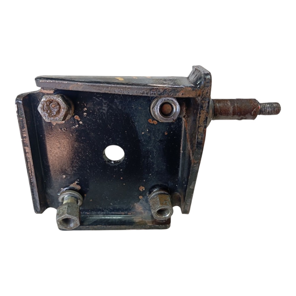Suporte esq feixo mola Mitsubishi L200 Sport 2004  a 07 V638 7