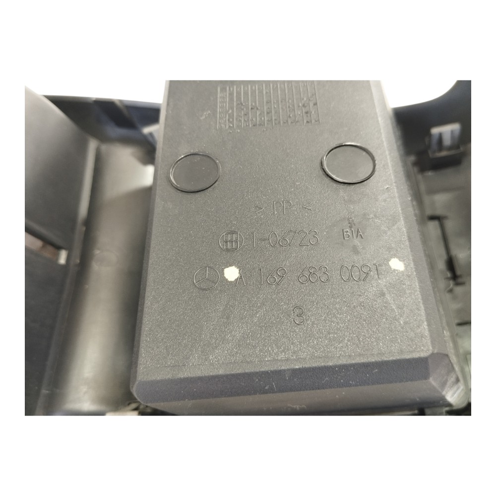 Acabamento Console Mercedes B180 2010 V630 9