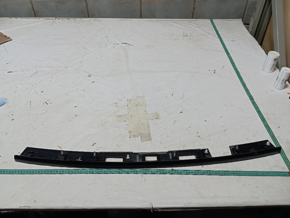 Moldura Luz Placa Tampa Traseira Discovery Sport 2020 V680 9