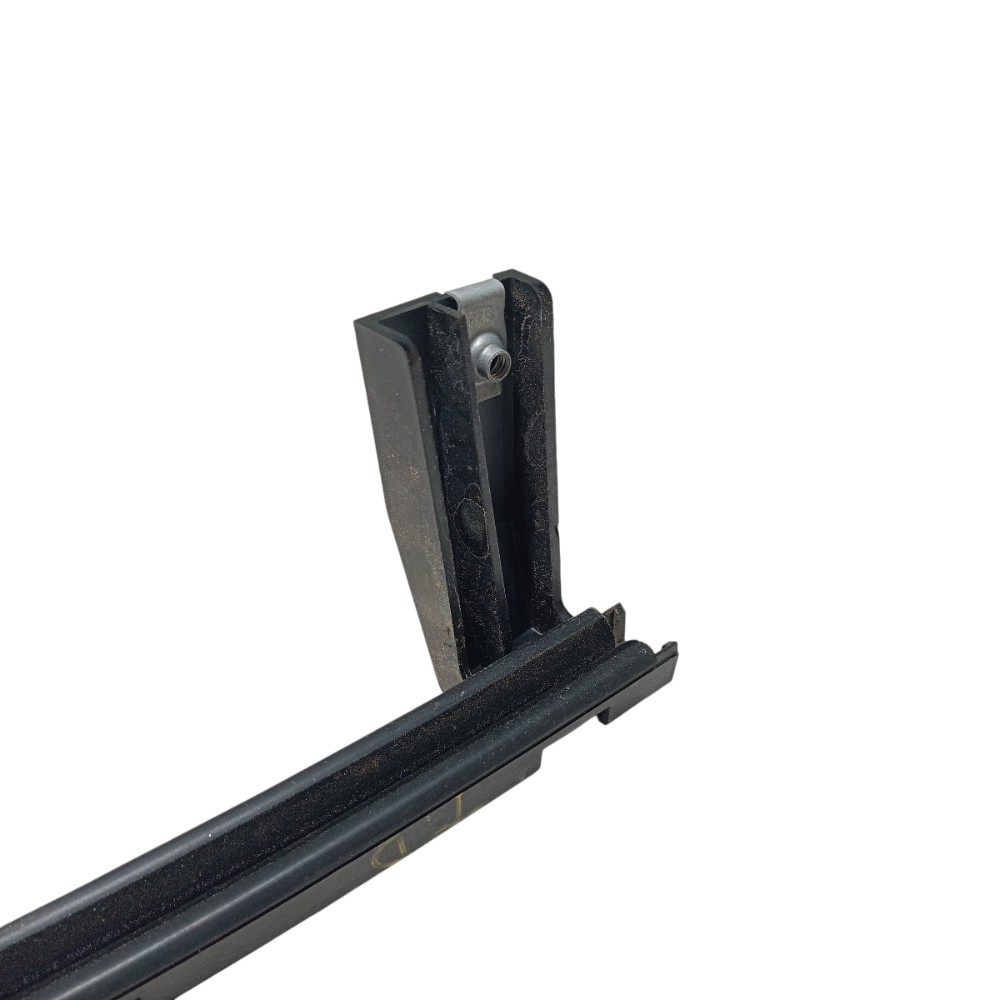 Canaleta vidro porta traseira direita Byd Song Pro 25 V669 5