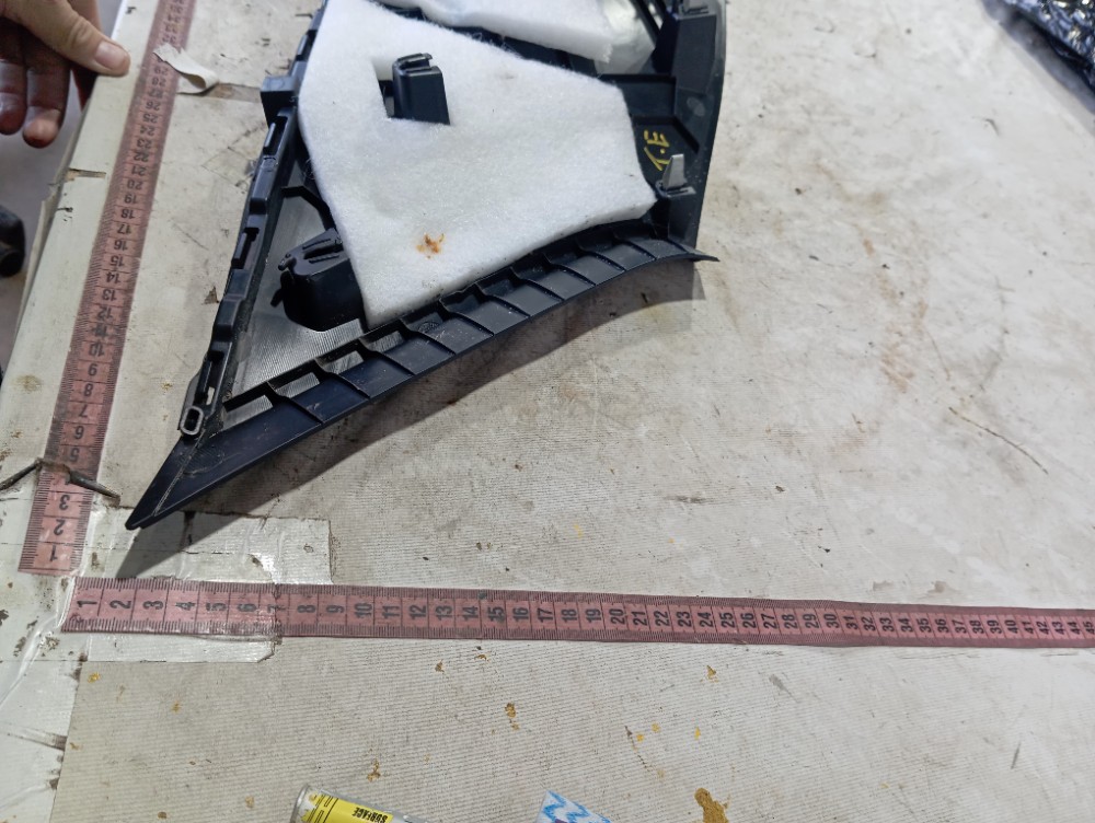 Acabamento Coluna Traseira Esq Vw Taos Highline 2022 24 V655 8