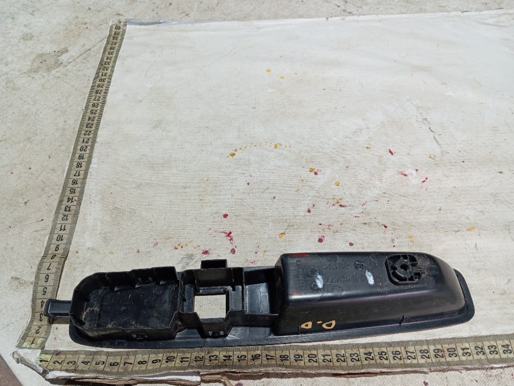 Moldura Botão Vidro Porta Diant Direita Renault Zoe 23 V617 8