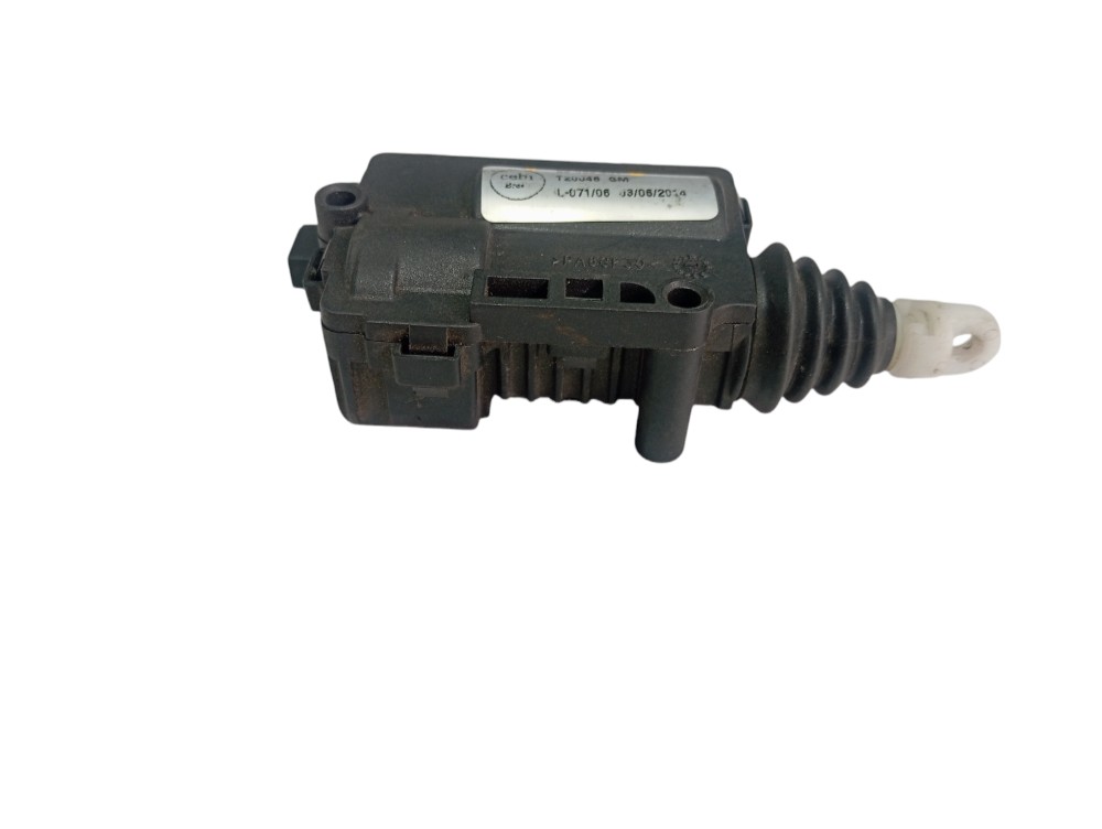 Miolo Tampa Traseira Com Motor Elétrico Gm Onix 2014 V248 5