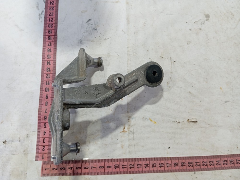Suporte módulo ABS Mercedes B180 2010 V630 10