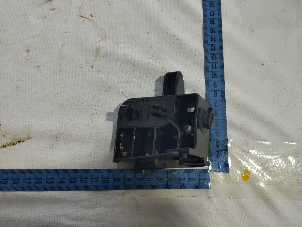 Suporte Parachoque Traseiro Esquerdo Nissan Leaf 2023 V632 7