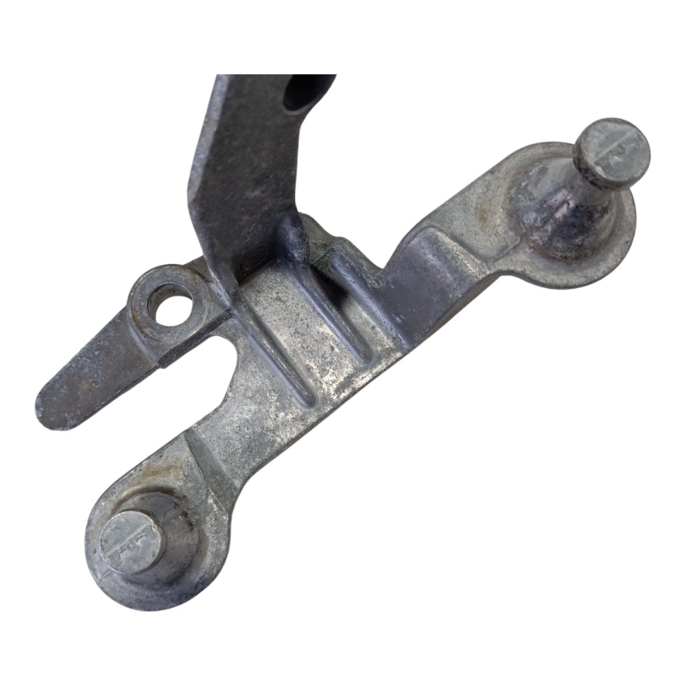 Suporte módulo ABS Mercedes B180 2010 V630 6