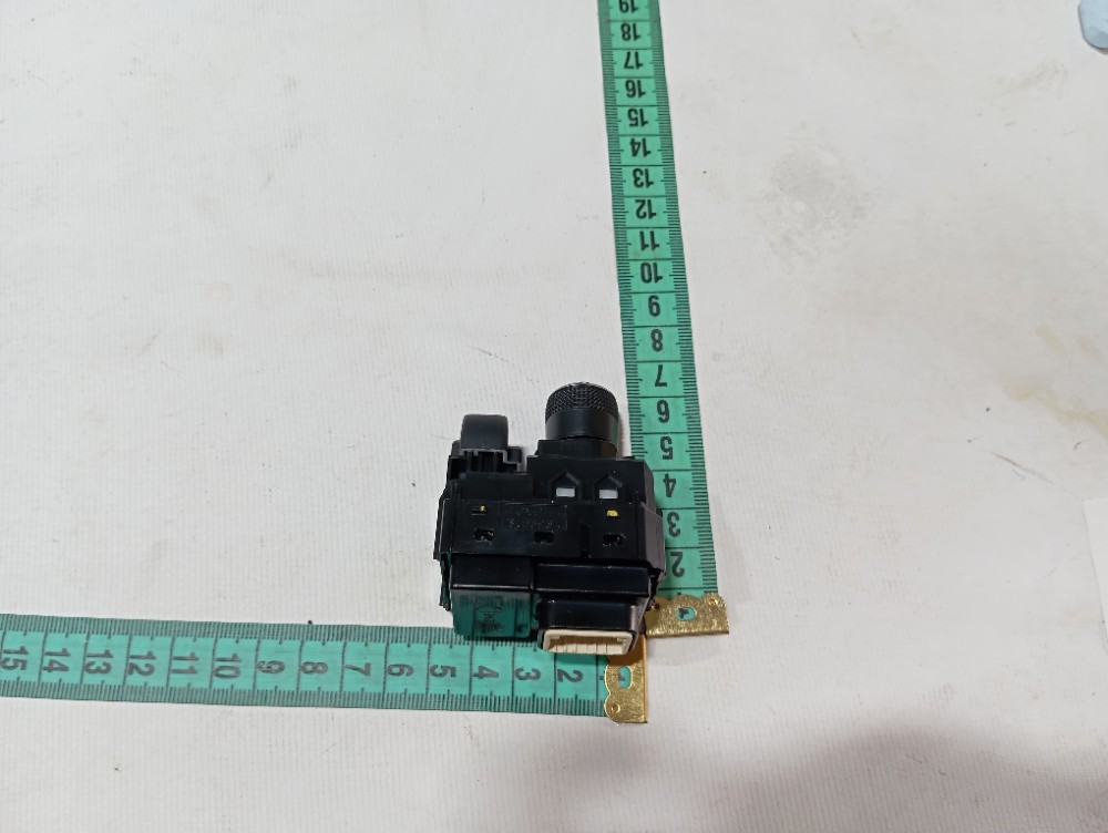 Botão comando retrovisor Toyota Corolla 2023 7