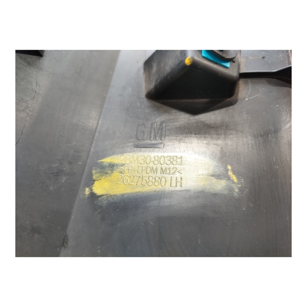 Moldura Porta Dianteira Esquerda Gm Tracker 2020 2025 V627 1