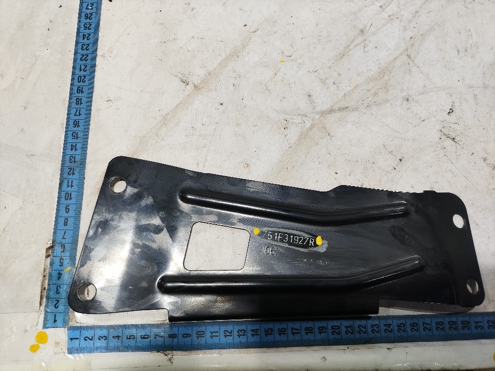 Suporte Esquerdo Quadro Renault Zoe 2022 A 23 V639 8
