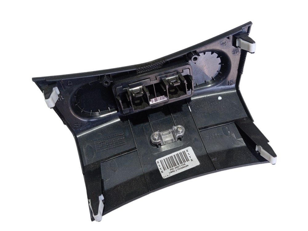 Entrada Usb Aux Ssangyong Xlv Dlx 2018 V612 1