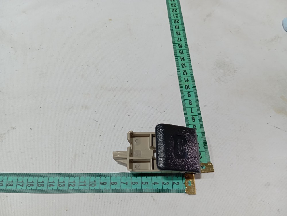 Alavanca abertura capô Toyota Corolla 2023 8