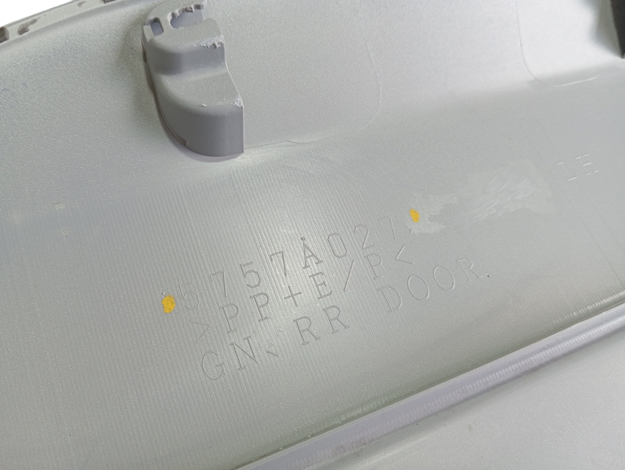Aplique Porta Traseira Esquerda Pajero Full 2020 V599 Branco 8