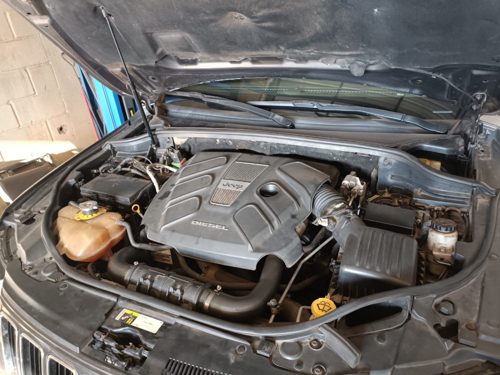 Jeep grand Cherokee 3.0 diesel 2014 v607 informações gerais 7