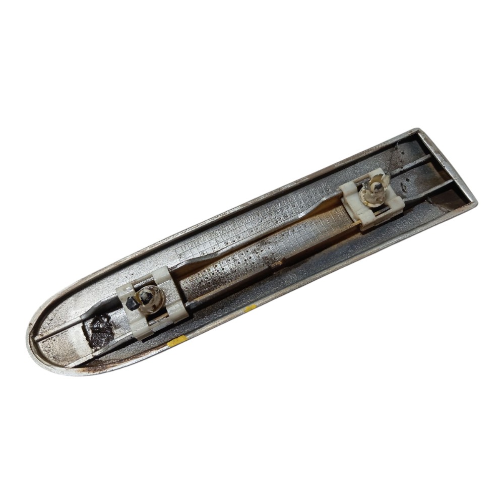 Moldura Paralama Direito Mercedes C180 2002 2007 V661 1