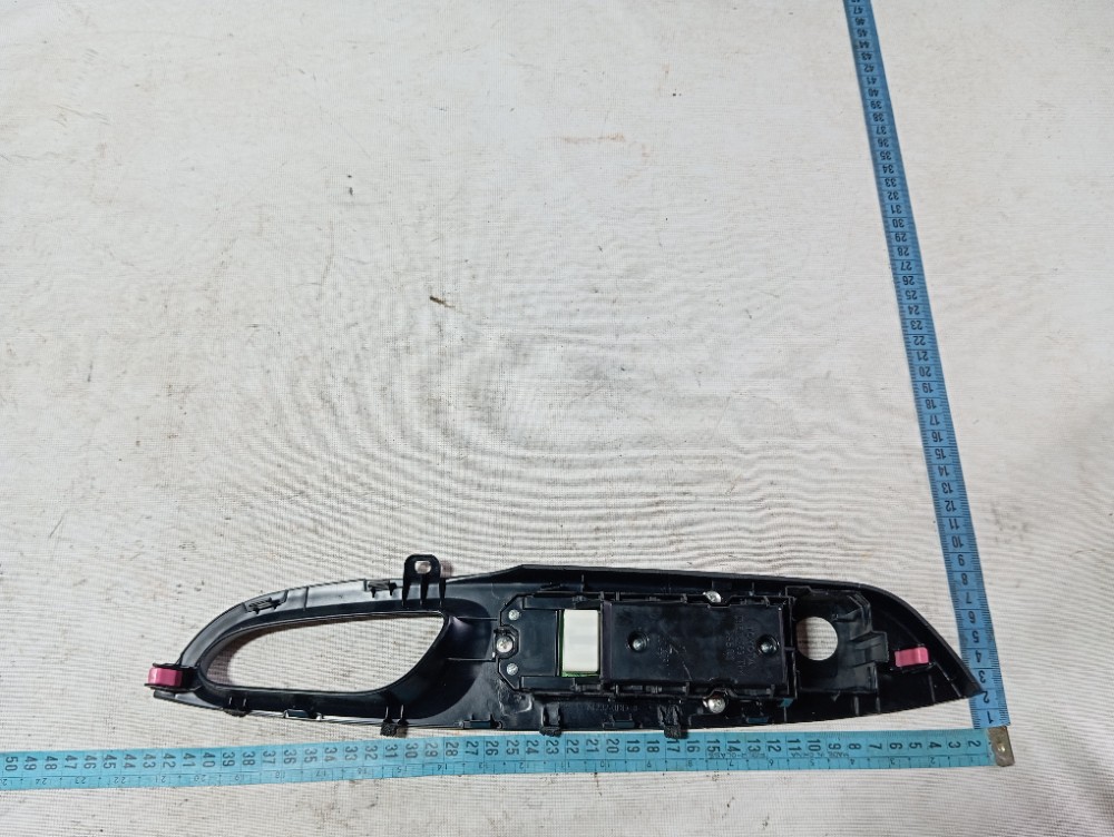 Comando vidro porta dianteira esquerda Toyota Yaris 22 2023 8