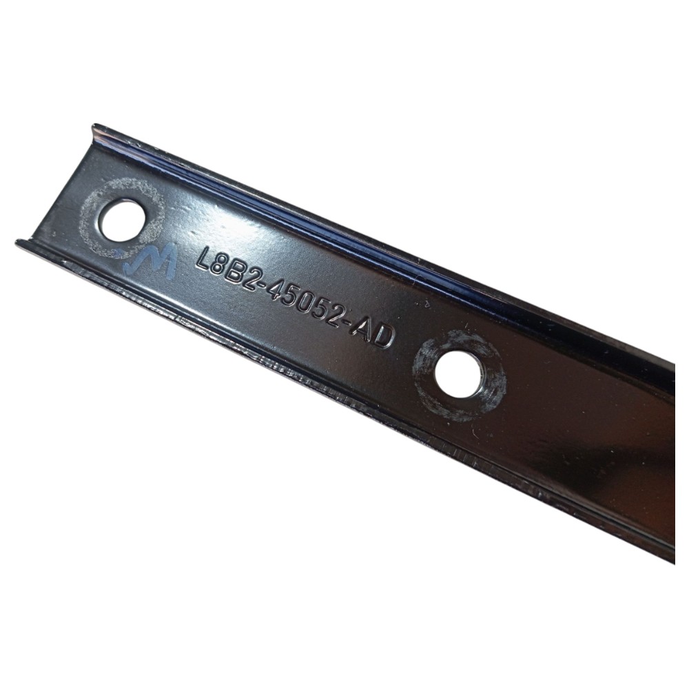 Travessa Tampa Traseira Land Rover Defender 2022 V645 4