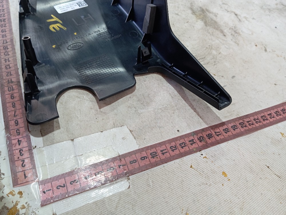 Acabamento Coluna Tras Esquerda Land Rover Defender 22 V645 9