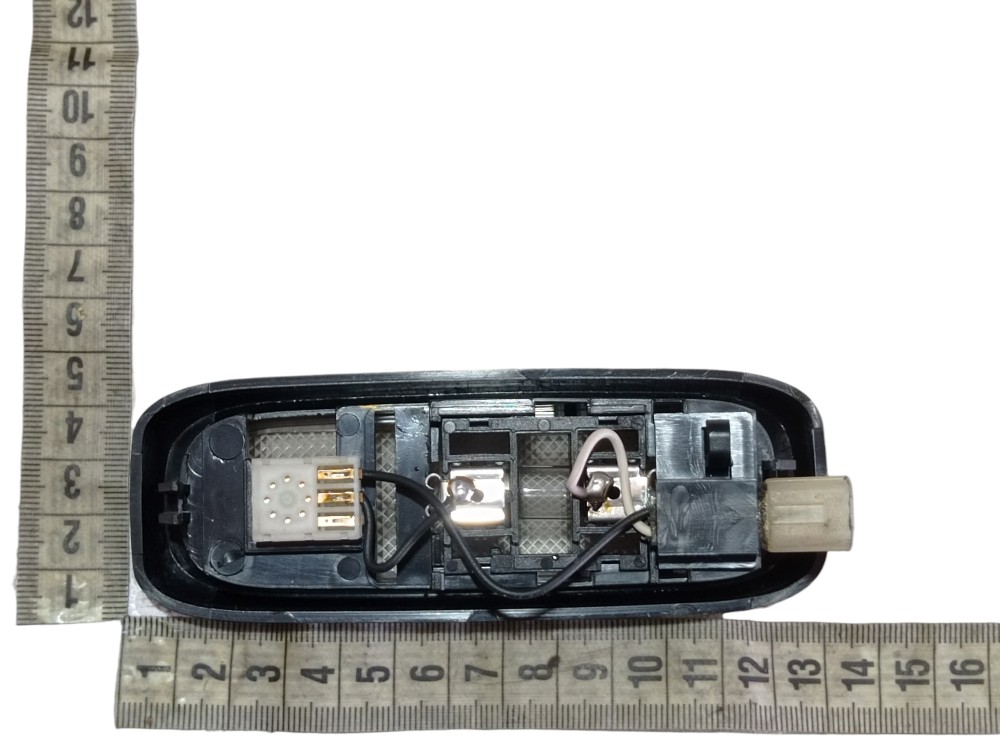 Luz Cortesia Porta Malas Direito Ssangyong Xlv 2018 V612 8