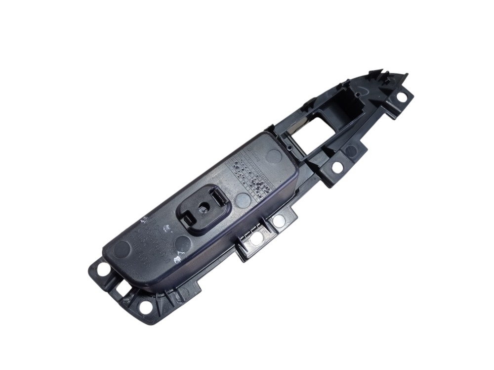 Moldura Botao Vidro Traseiro Direito Jac Iev40 2020 V615 3