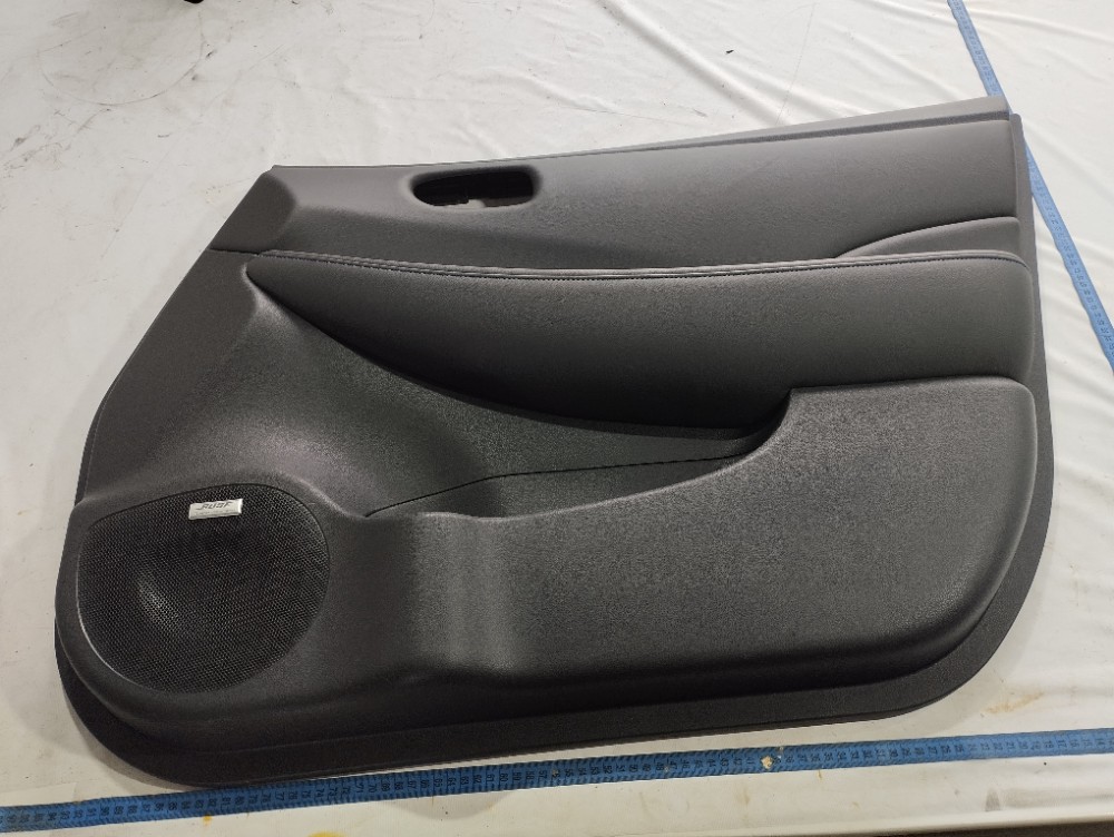 Forro Porta Dianteiro Direito Nissan Leaf 2023 V632 8
