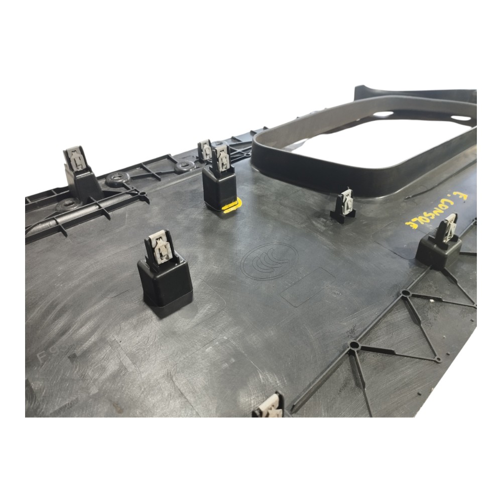 Moldura Esquerda Console Land Rover Defender 2022 V645 8