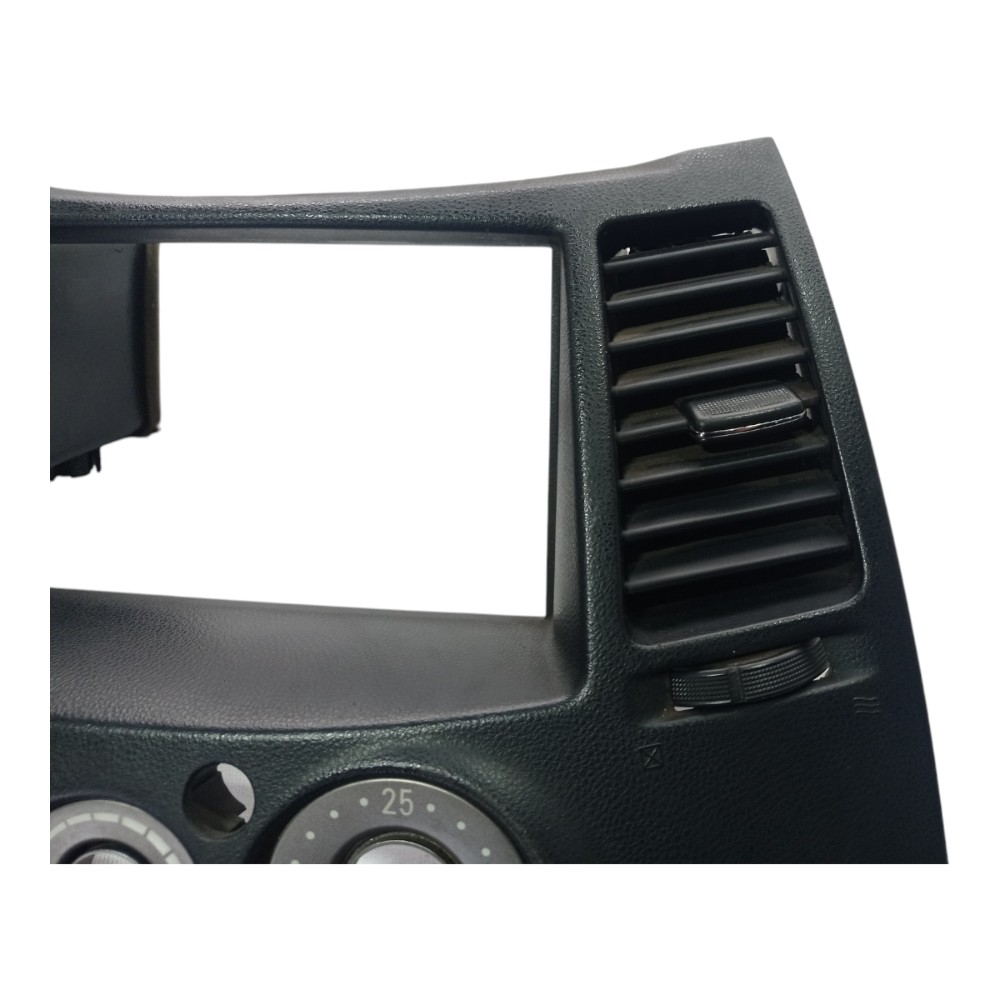Moldura Painel Central Mitsubishi Grandis 2005 V28 4