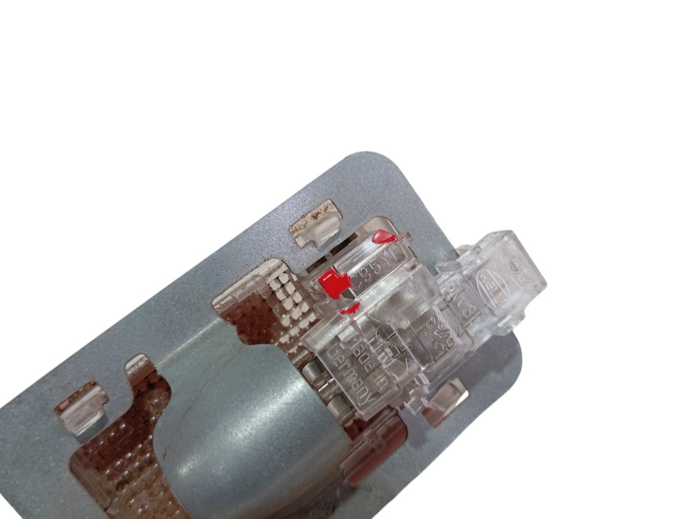 Luz Cortesia Direita Tampa Tras Discovery Sport 16 A 18 V611 2