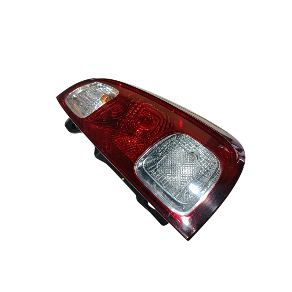 Lanterna direita Fiat Uno Vivace 2014