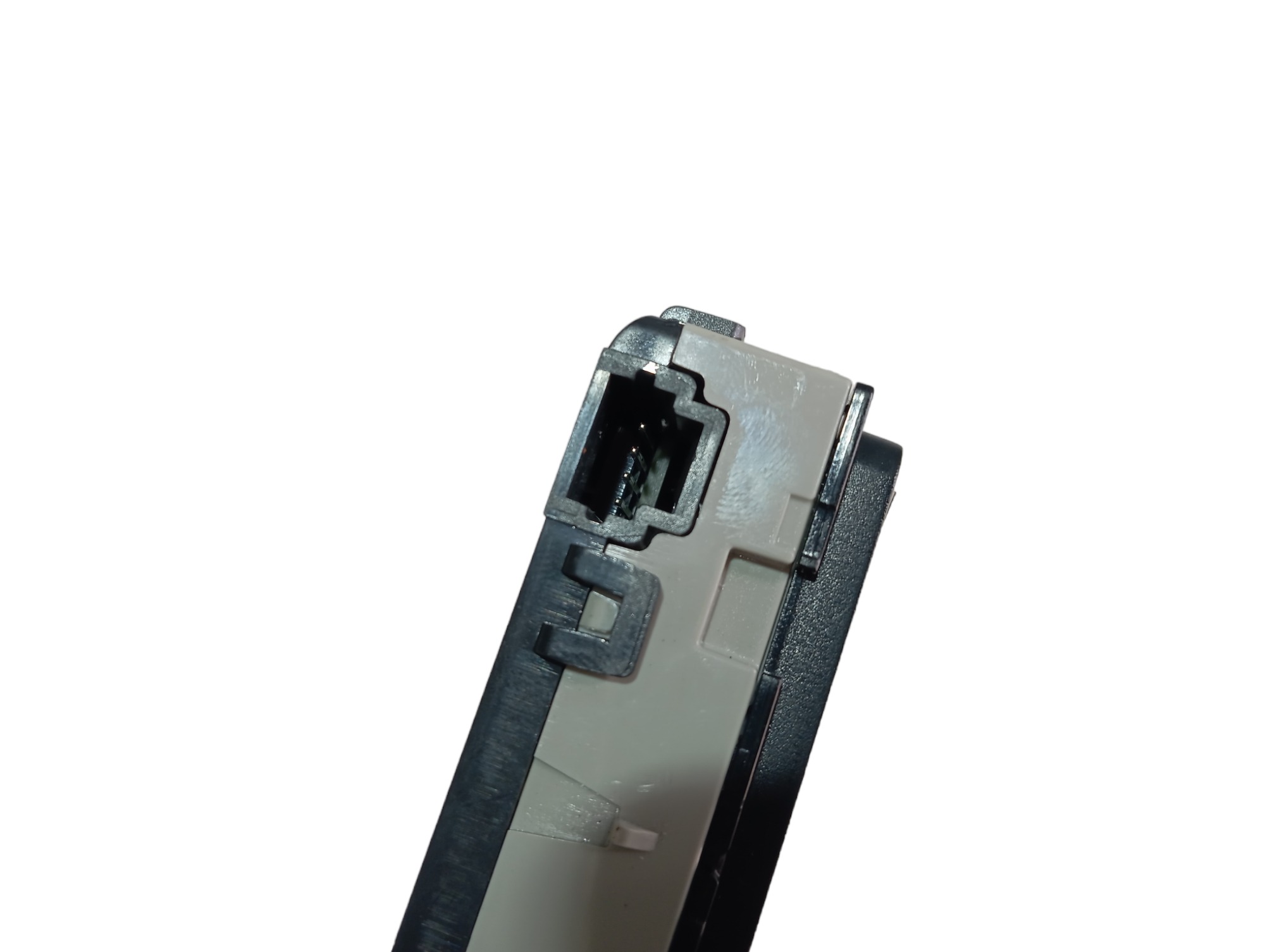 Luz Cortesia Teto Traseiro Esquerdo Gwm Haval H6 Gt 24 V598 3