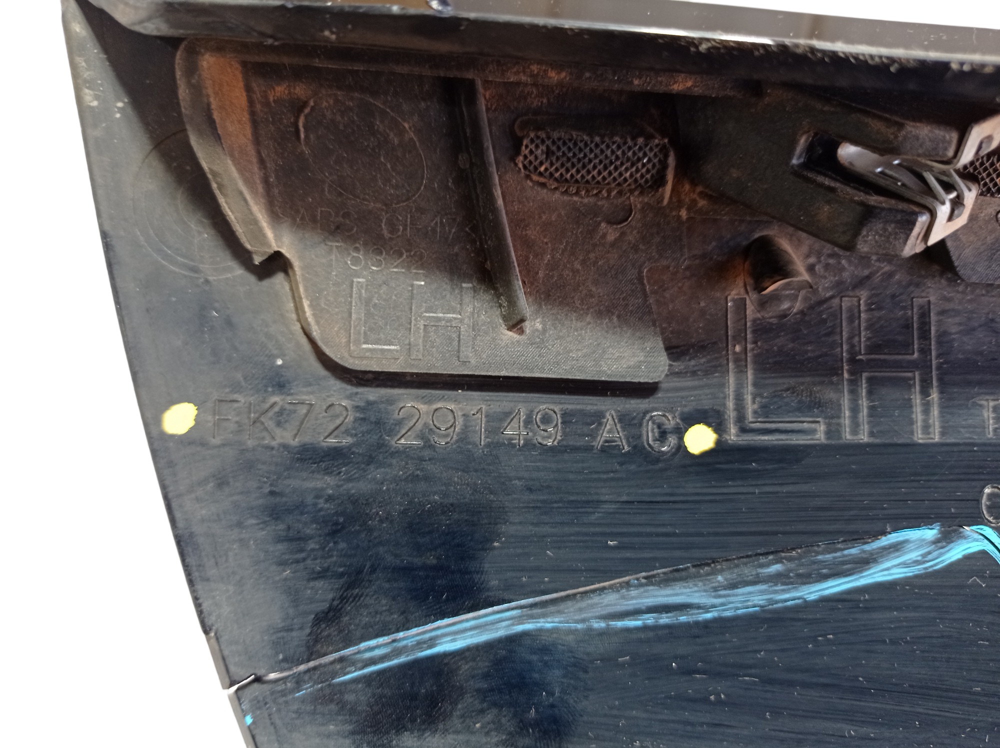 Moldura Ext Coluna Tras Esquerda Discovery 15 2018 V591 5