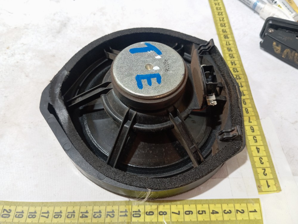 Alto Falante Porta Tras Esquerda Honda Hrv 2016 A 2020 V660 6