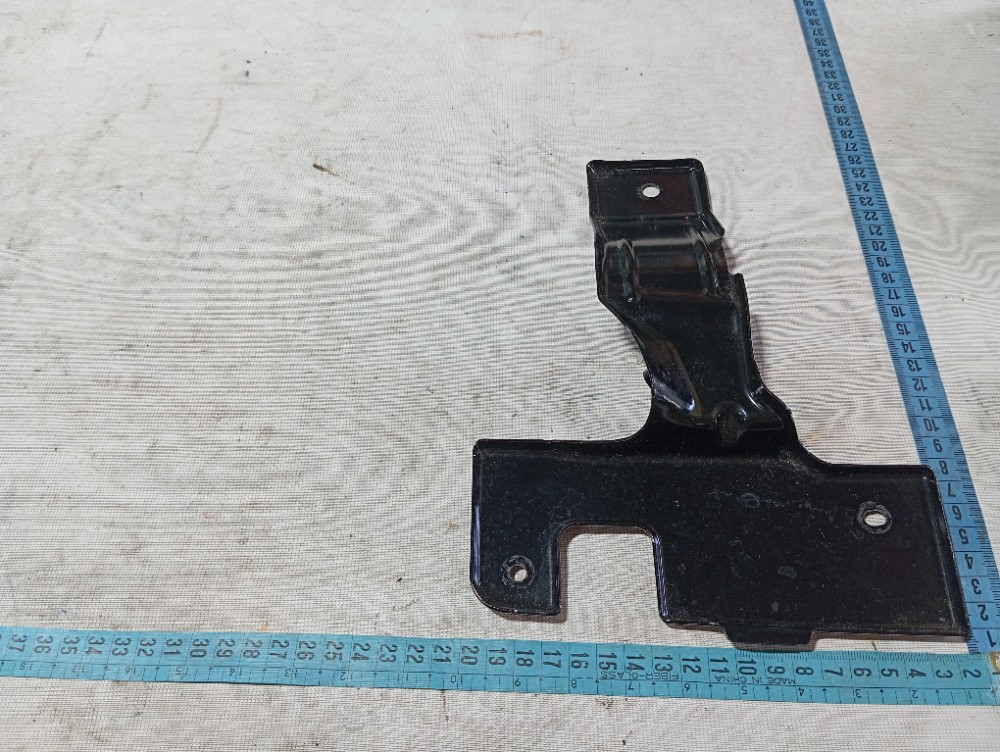 Suporte forro porta traseiro direito Byd Song Pro 2024 V674 8