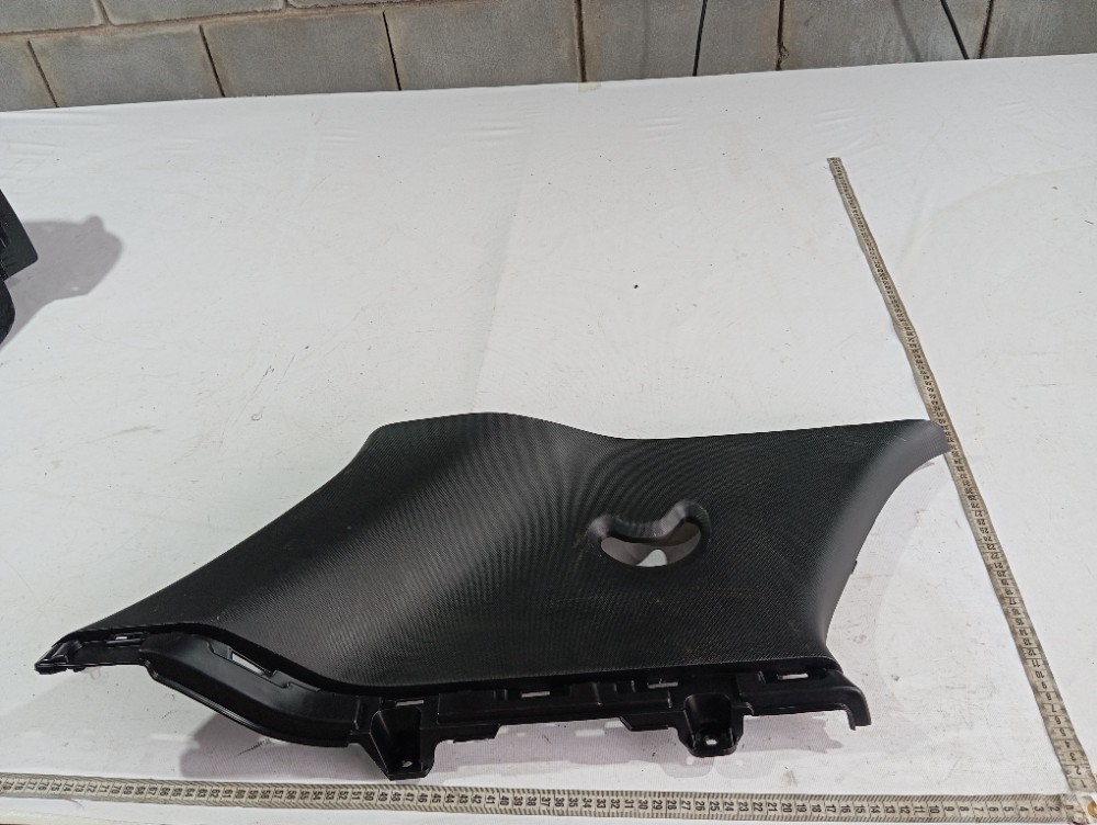 Acabamento Coluna Traseira Esquerda Hyundai Creta 2023 V609 9